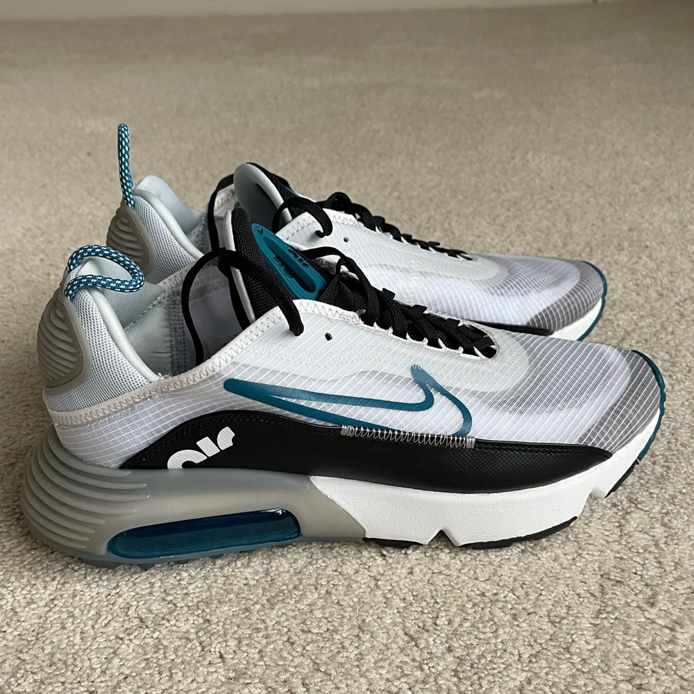 Nike Men's Air Max 2090 Shoes - Size 10